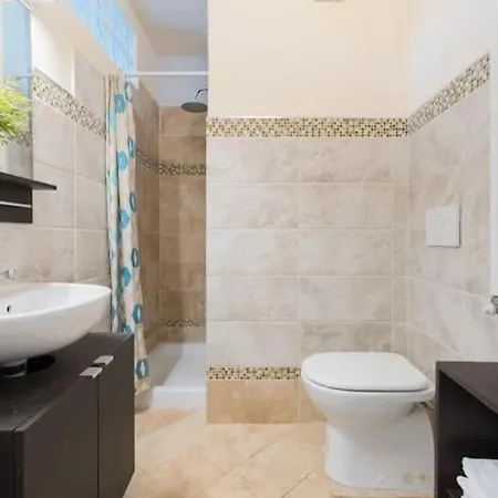 Borgognissanti 6 アパート *