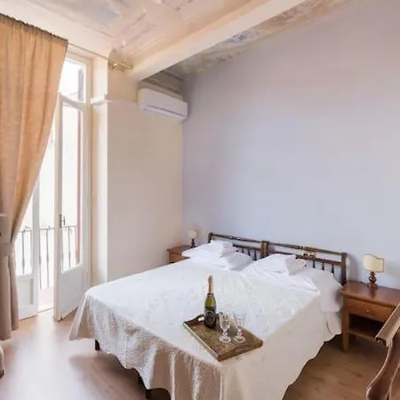 Apartament Borgognissanti 6 *