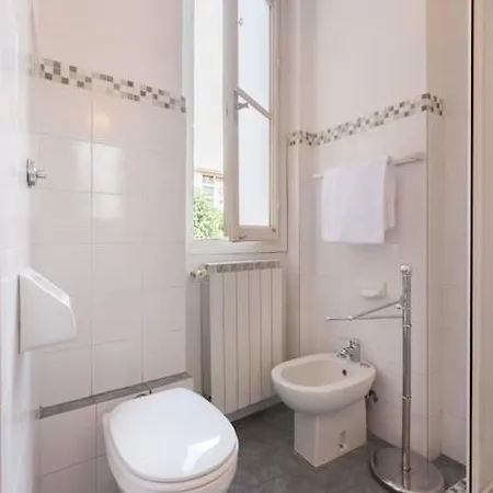 Apartament Borgognissanti 6 *