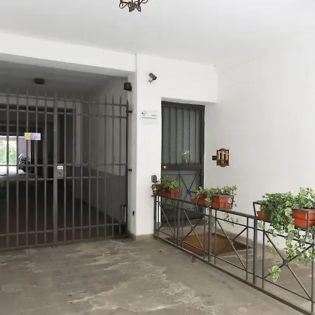 Borgognissanti 6 Apartament